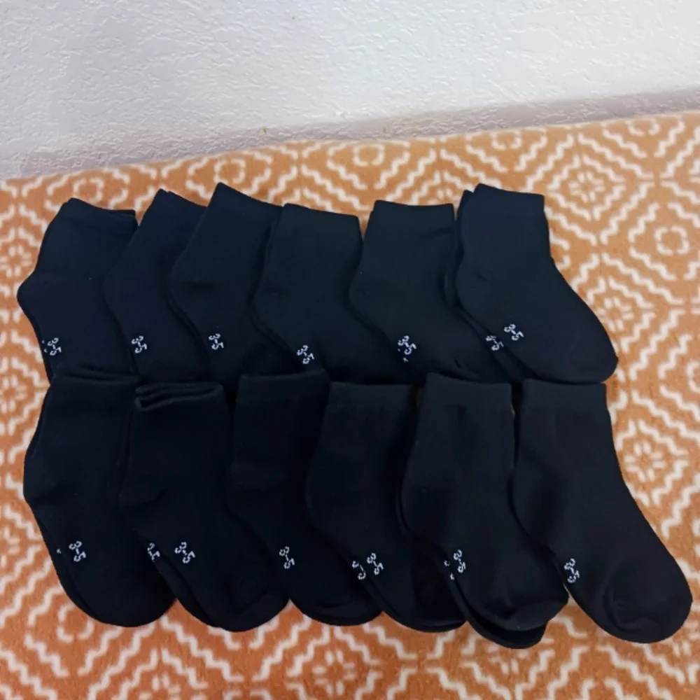 BLACK SCOKS - Picture 1 of 2